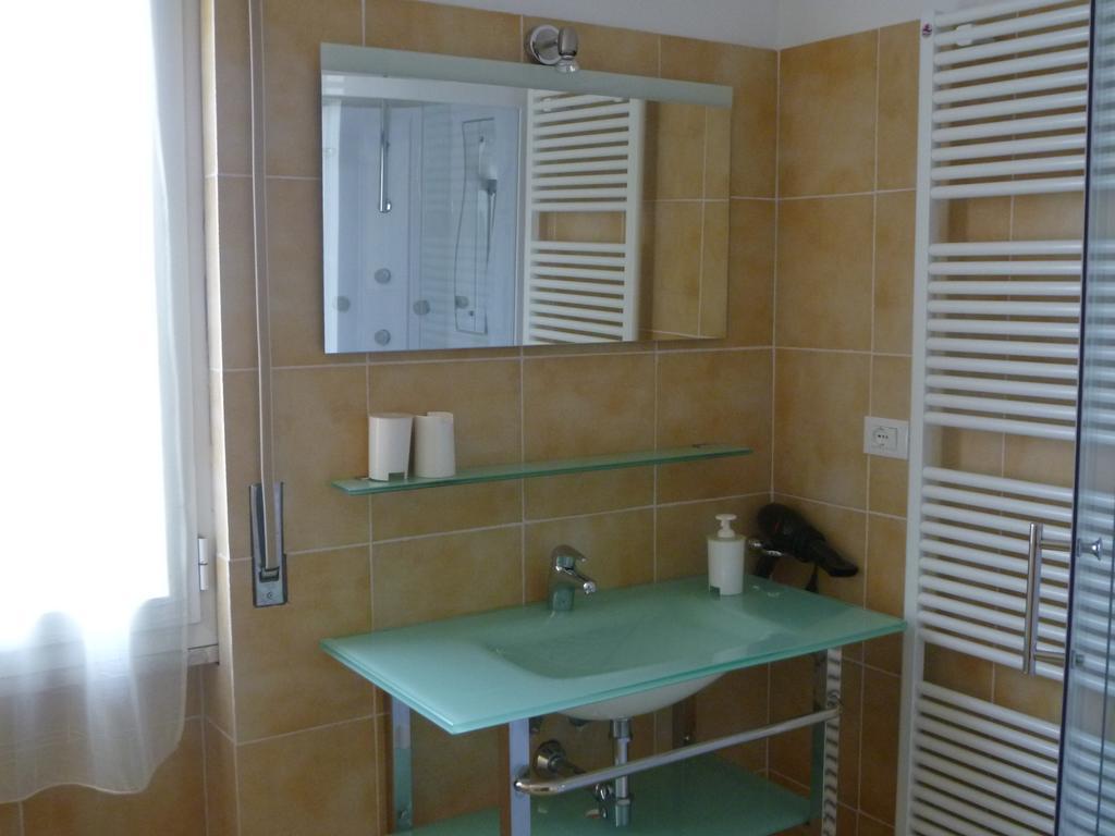 לינה וארוחת בוקר Trezzo sullʼAdda Al Grattacielo מראה חיצוני תמונה