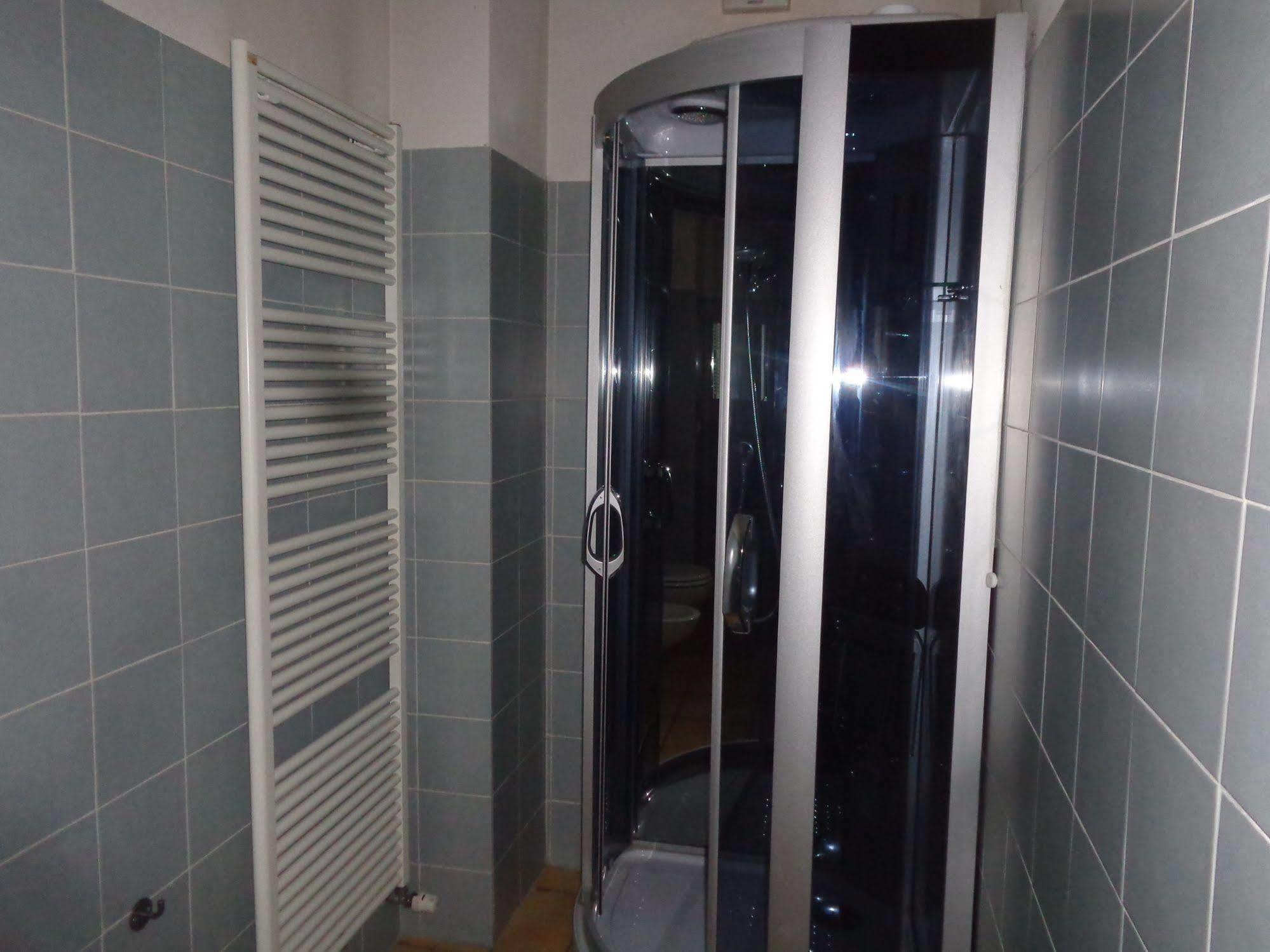 לינה וארוחת בוקר Trezzo sullʼAdda Al Grattacielo מראה חיצוני תמונה